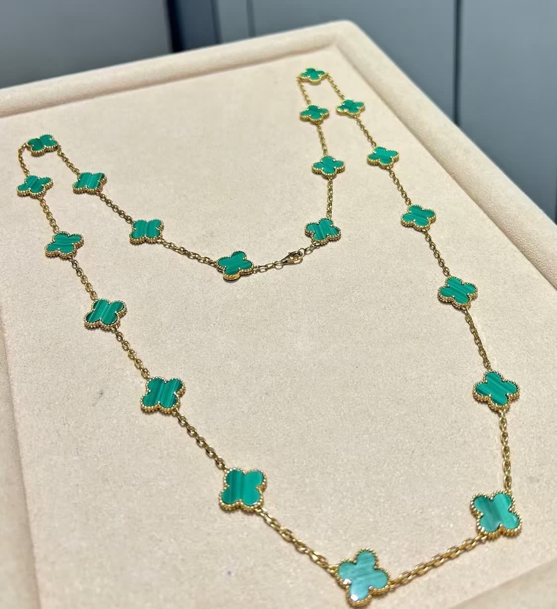 Van Cleef & Arpels Green Clover Necklace Van Cleef & Arpels Green Clover Necklace